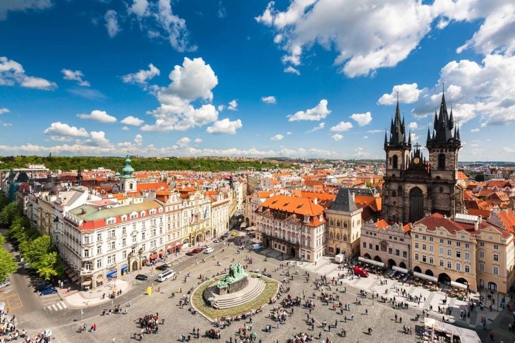La place de la vieille ville - © Lightpoet - Shutterstock
