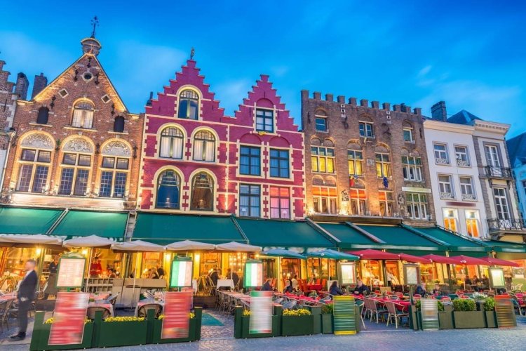 Marché nocturne - © Cristina Muraca - Shutterstock.com