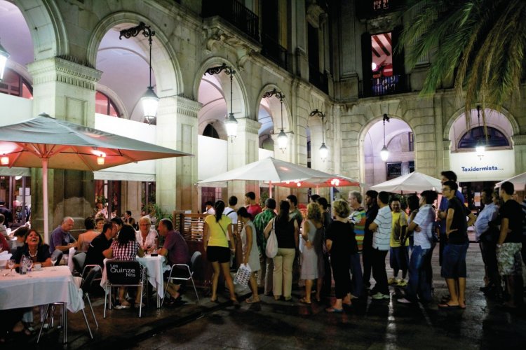 Restaurant de la Plaça Reial. - © Author's Image