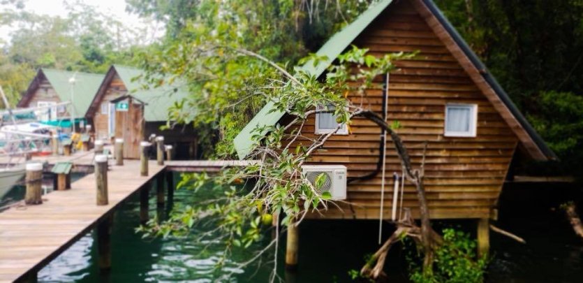 - © HACIENDA TIJAX - JUNGLE LODGE & MARINA