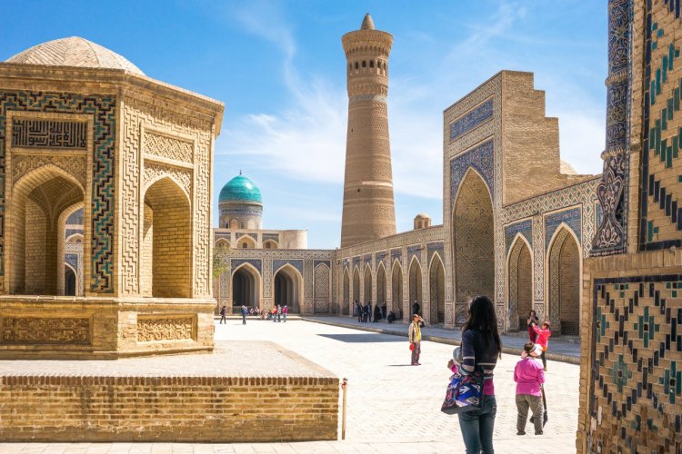 Médersa Mir-i Arab. - © Gimas - Shutterstock.com