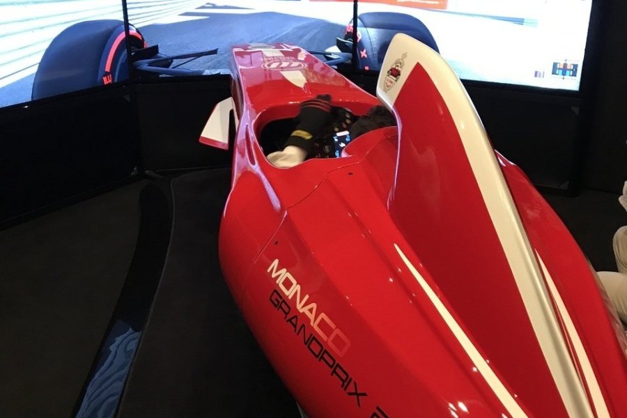 Découvrez le simulateur F1 de la Collection du Prince de Monaco !