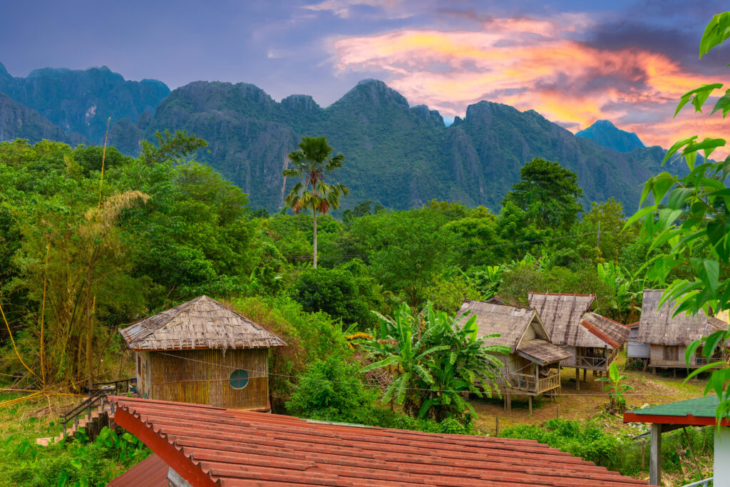 Village de Vang Vieng au Laos 