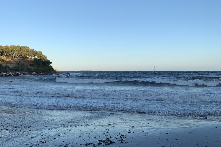 La plage de Fabrégas - © L'Ananas Blonde