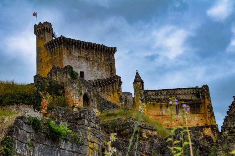 Le château de Commarque - © Carlos Gandiaga - Shutterstock.com