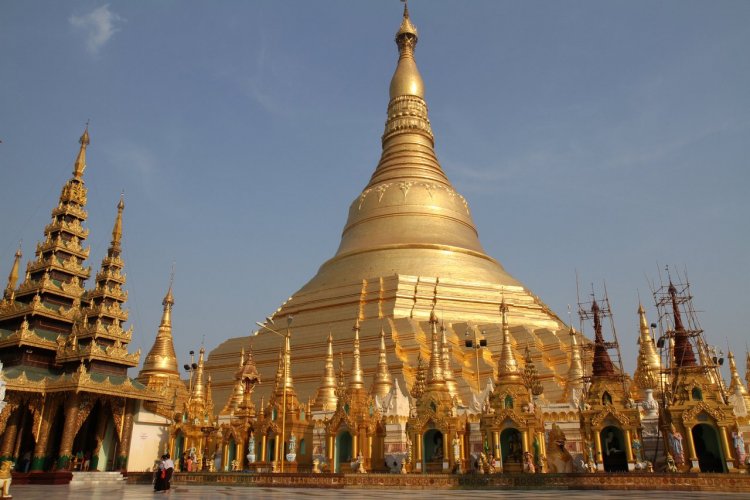 Yangon - Pagode Shwedagon - © Stéphan Szeremeta