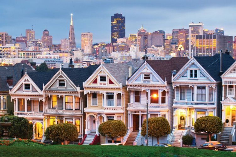 Alomo Square, Pacific Heights. - © Somchaij - iStockphoto