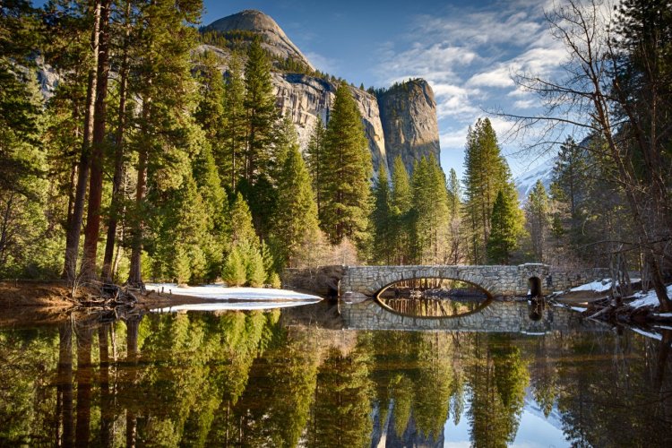 Yosemite National Park. - © Sarah Fields Photography / Shutterstock.com
