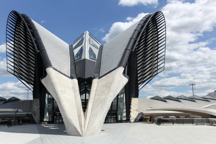 La gare de Lyon-Saint-Exupéry - © ricochet64 - Shutterstock.com