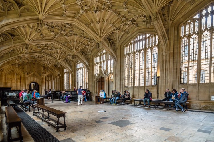 Bodleian library - © JJFarq - Shutterstock.com
