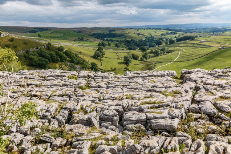 Malham Cove - © climbwhenready - Shutterstock.com