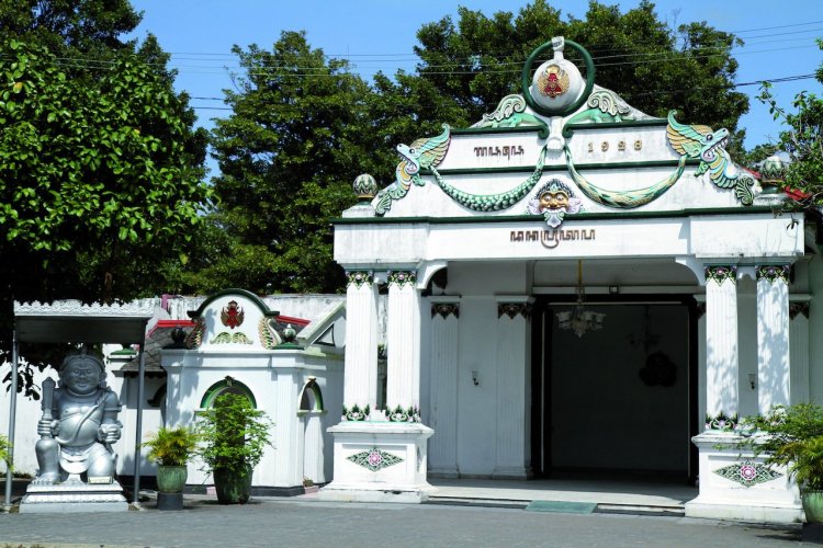 Le palais du sultan dans le Kraton Ngayogyakarto - © Stéphan Szeremeta