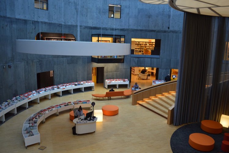 La bibliothèque Niemeyer dans le Volcan - © OTAH