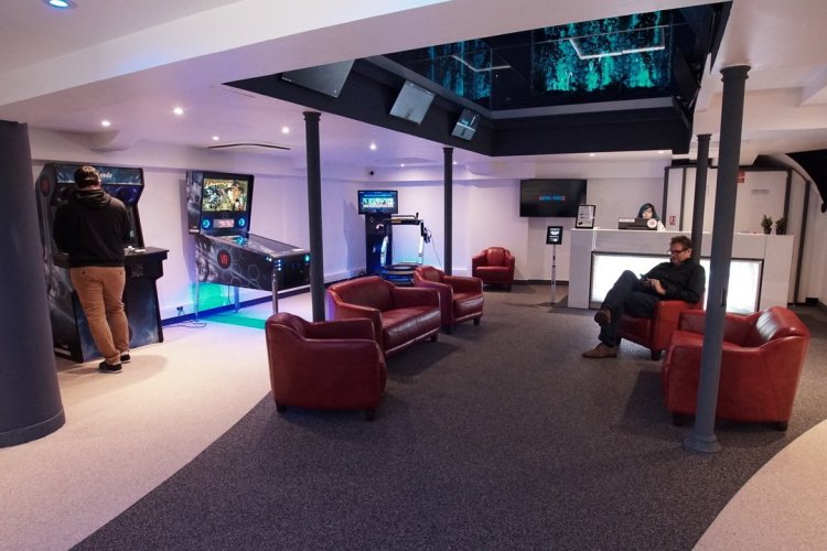 L'espace du bas et la zone d'accueil - © Virtuel Center Montparnasse