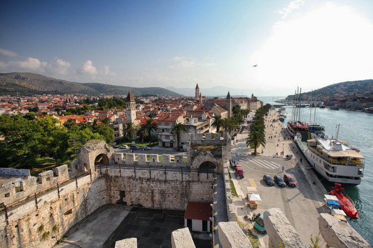 - © Denis Peroš & ONT Croatie