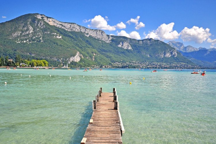 Le lac d'Annecy - © Arseniy Rogov(2)