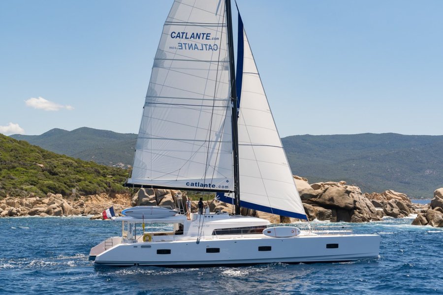 Croisière en mer Méditerranée de criques secrètes en plages sublimes