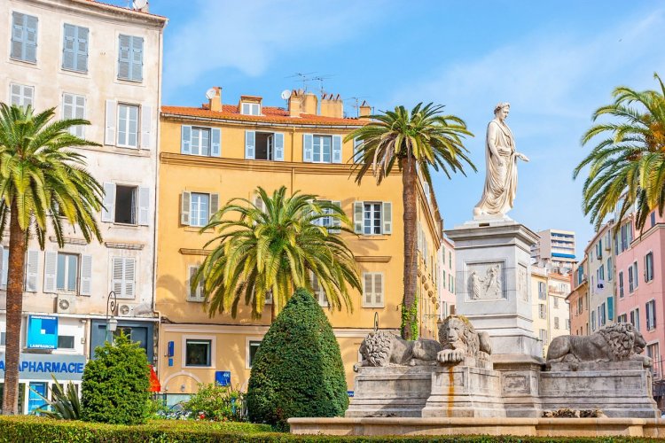 Bastia - place Saint-Nicolas - © Efesenko