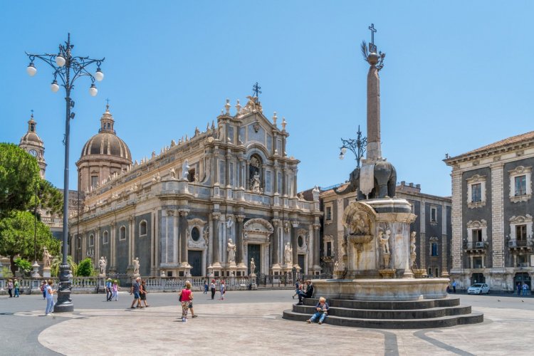 Piazza del Duomo, Catane - © e55evu - stock.adobe.com