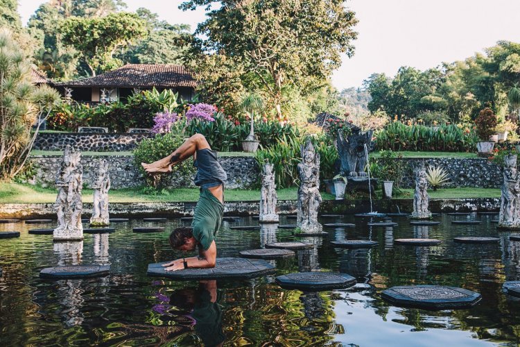 Yoga à Bali - © zjuzjaka - shutterstock.com