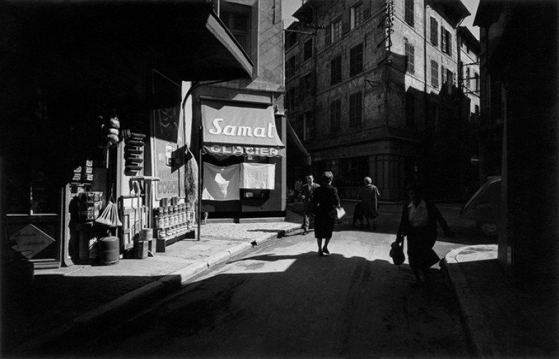 The Estate of Harry Callahan/Pace/MacGill Gallery Maison Européenne de la Photographie, Paris – Don de l'auteur - © Aix-en-Provence, France, 1957-1958