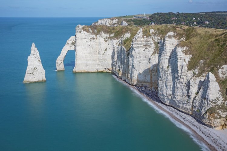 Etretat - © Guido Vermeulen - Perdaen - Shutterstock.com