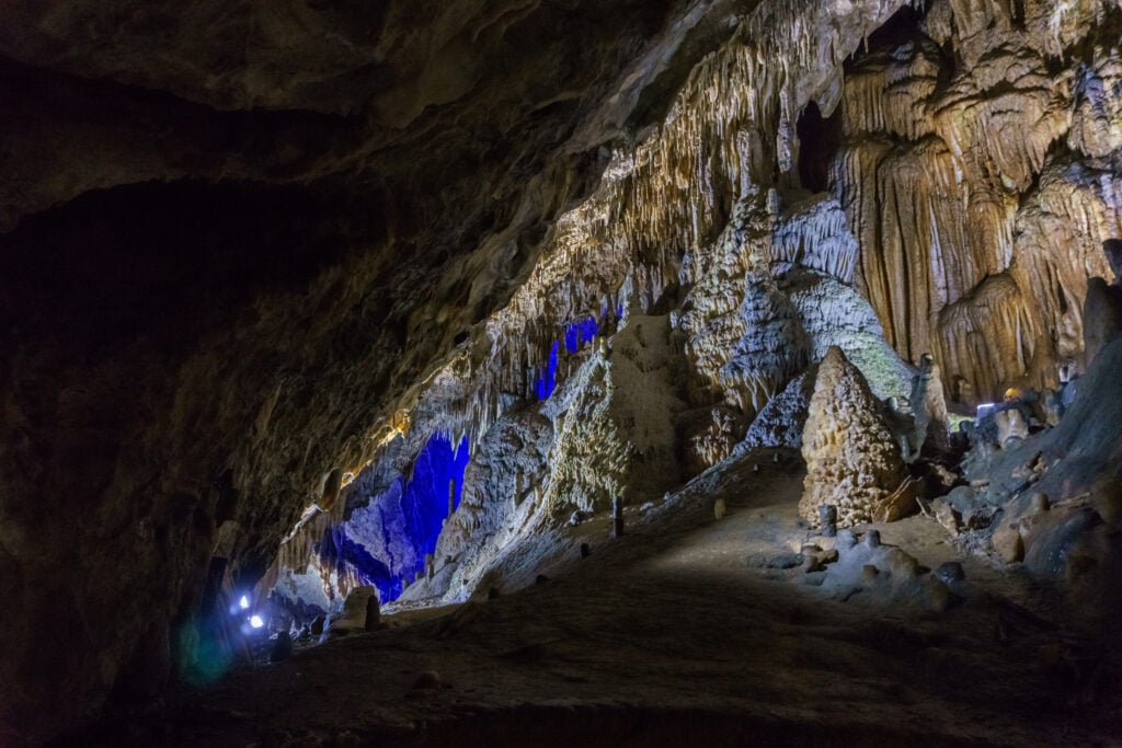 Que faire en Belgique ? Les Grottes de Han