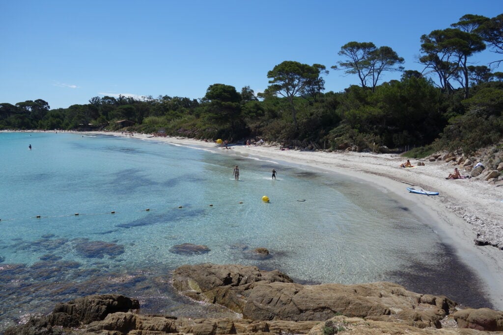 La plage d'Argent à Porquerolles sur la Côte d'Azur