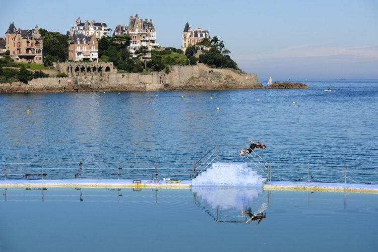 La piscine de la porte d’Émeraude, Dinard - © Didier Chazal
