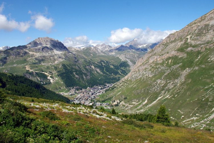 Vue depuis le col de l'Iseran - © savoieleysse - stock.adobe.com