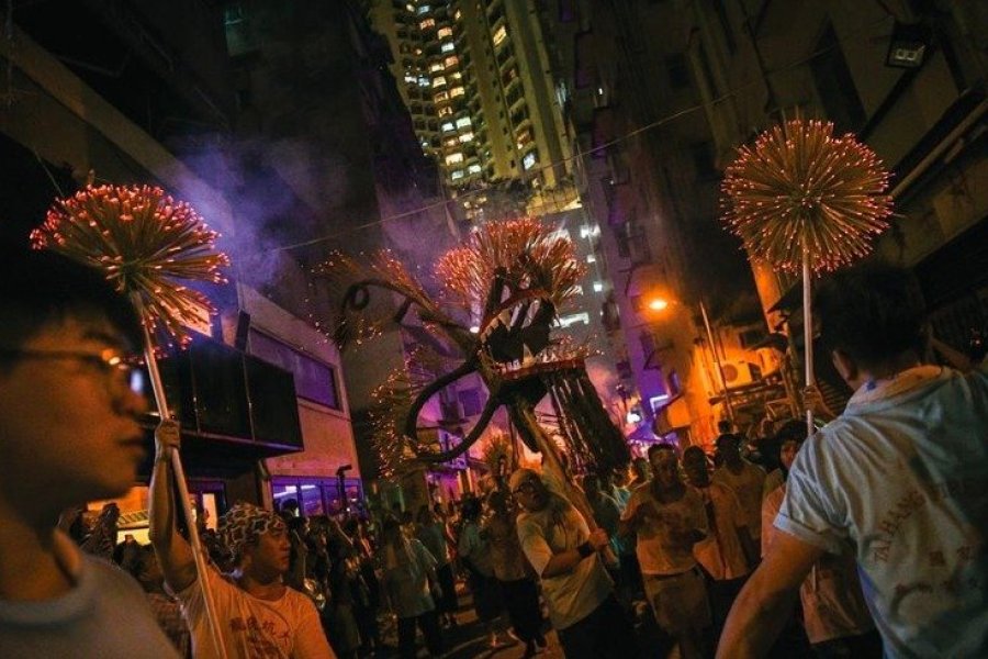 La Danse du Dragon de Feu de Tai Hang, spectacle flamboyant à Hong Kong