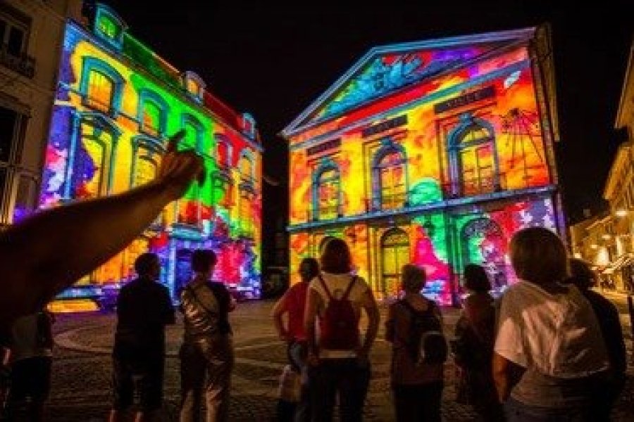 Les festival Couleurs d'Amour fait briller les façades des monuments de Bourg-en-Bresse