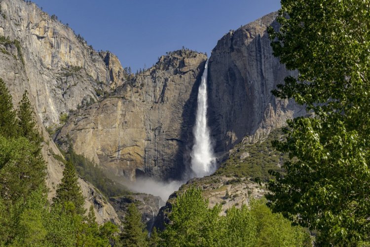 Yosemite Fall - Les chutes de Yosemite - © GarysFRP - iStockphoto.com