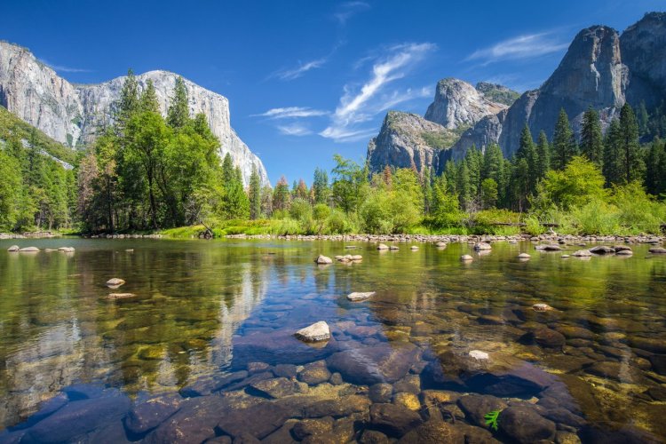 Merced River - © blujayphoto - iStockphoto.com