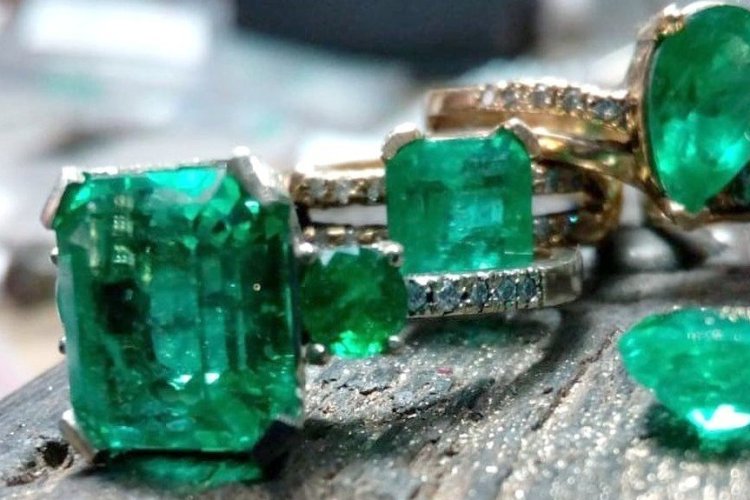 - © Lucy Jewelry