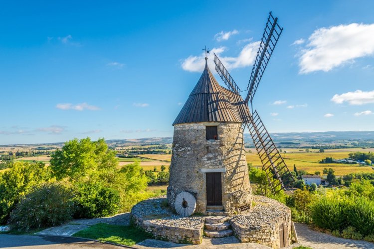 Le moulin de Cugarel, Castelnaudary - © milosk50 - Adobe Stock
