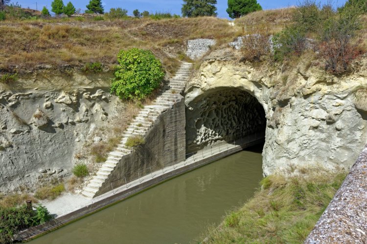 Le tunnel de Malpas - © Bernard 63 - Adobe stock.com