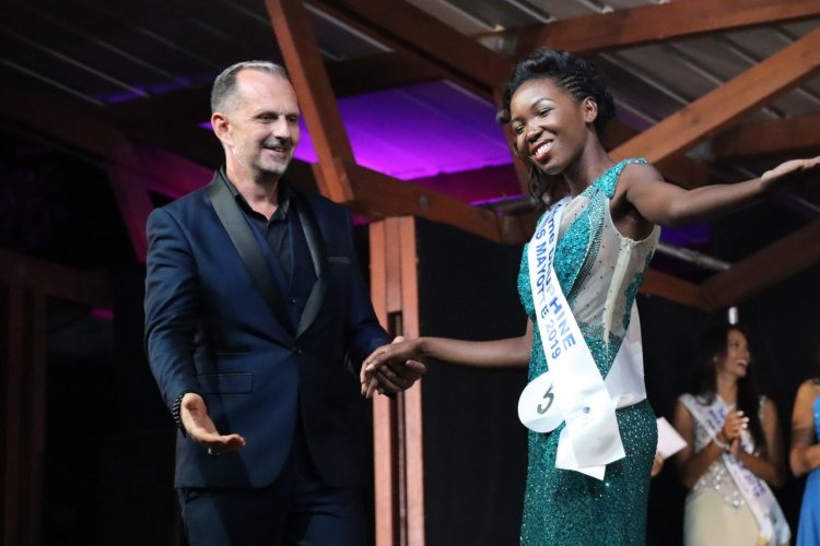 Frank Servel et la 4ème Dauphine Anissa Miradji - Miss Mayotte 2019 - © Laurent BOSCHERO