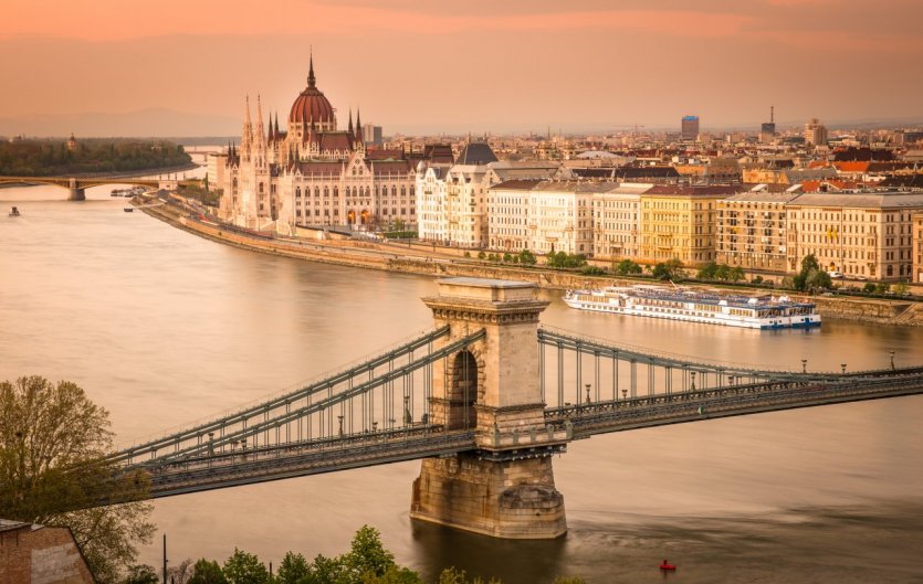 - © Asaf Eliason - Shutterstock.com