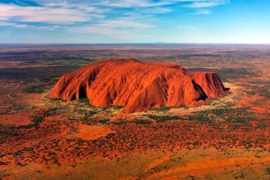 Interdiction d'effectuer l'ascension d'Uluru-Ayers Rock à compter du 26 octobre