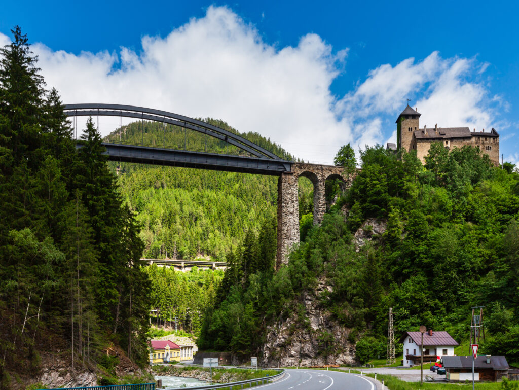 Pont de Trisanna et château de Wiesberg