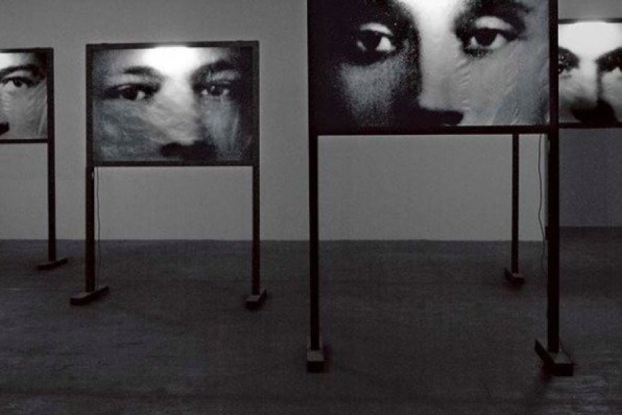 Le plasticien français Christian Boltanski exposé au Centre Pompidou