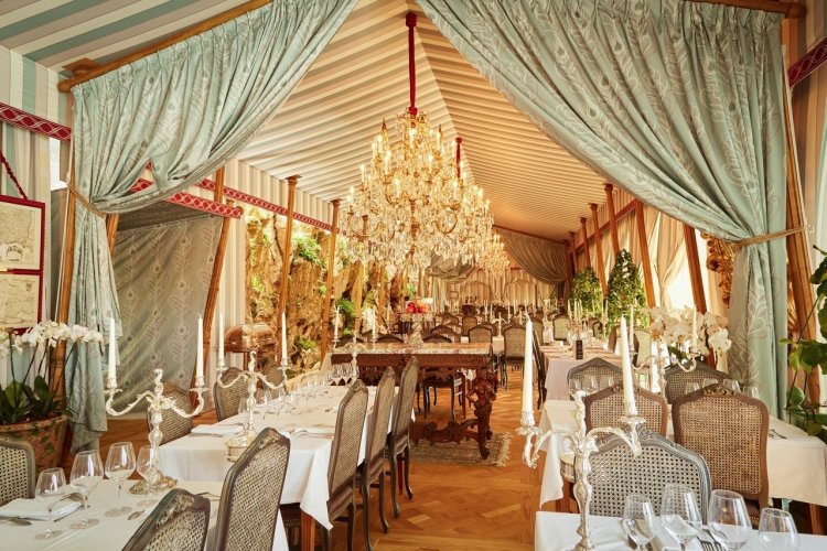 Les Grands Buffets - Tente d'Apparat - © Les Grands Buffets