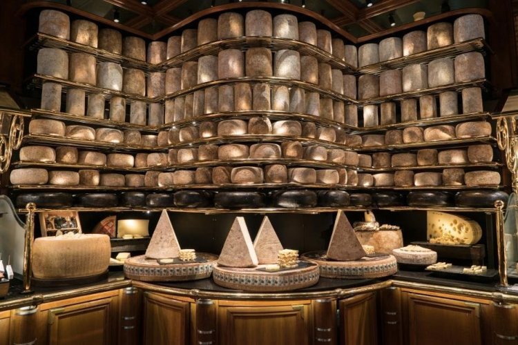 Les Grands Buffets - 111 Fromages - © Les Grands Buffets