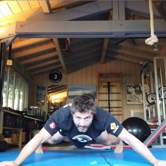 gainage & confinement - © instagram/bixentelizarazu