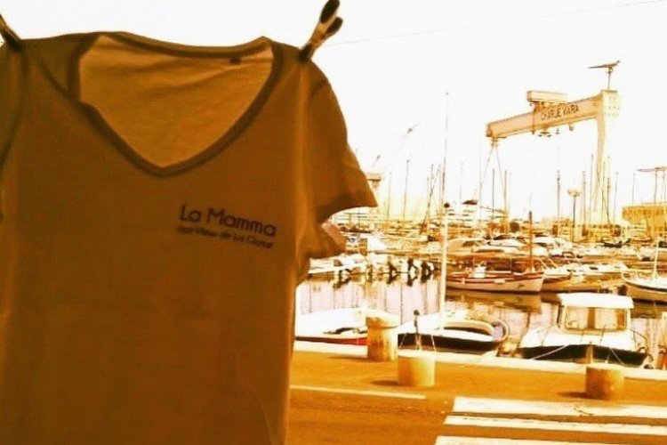 - © La Mamma