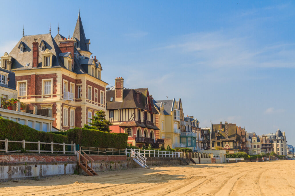 Promenade sur la plage de Trouville sur Mer