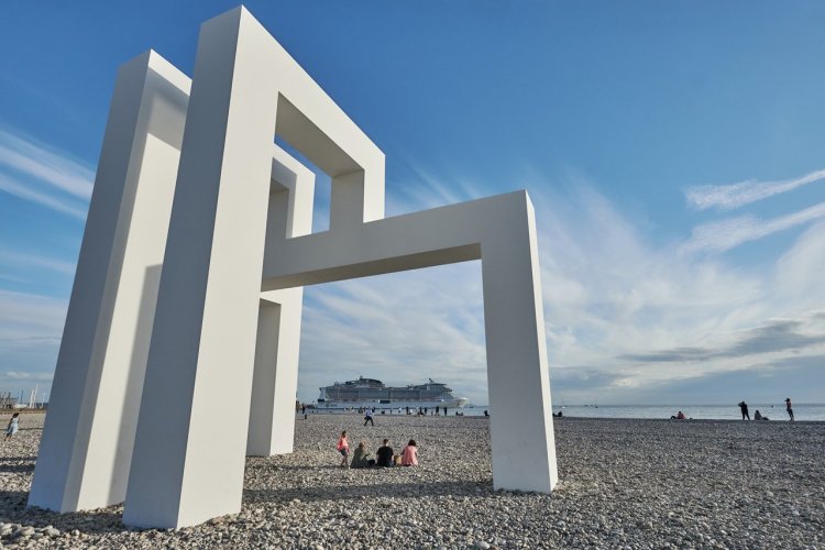 Le Havre : Un musée à ciel ouvert. Ici, la sculpture monumentale UP#3 de Lang/Baumann - © Laurent Bréard / Ville du Havre