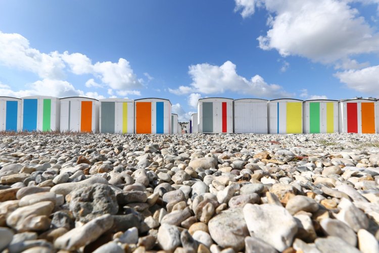 Les belles cabanes colorées de Karel Martens installées dans le cadre d'Un Eté Au Havre - © Philippe Bréard / Ville du Havre