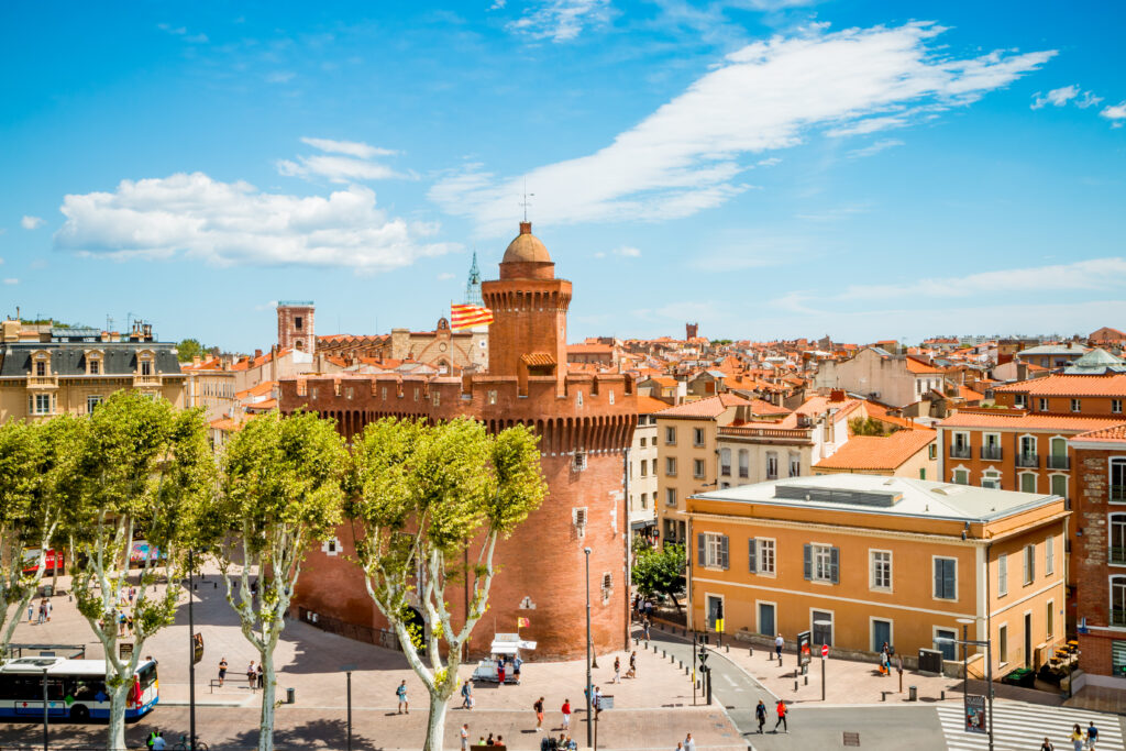 Vue sur la ville de Perpignan depuis une terrasse